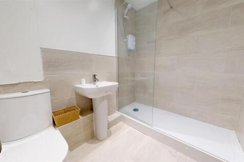Castell Grove, St Helens, WA10 2EA photo 3