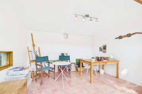 CAM01995G0-PR0340-STILL015