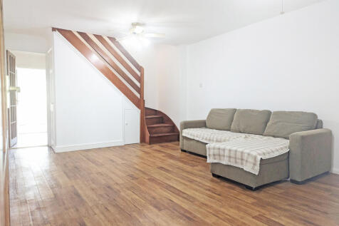 Scoter Close, Woodford Green, Essex, IG8 photo 3