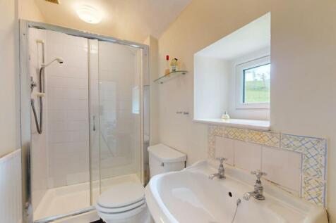 EN SUITE SHOWER ROOM