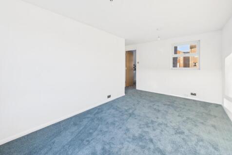 CAM02545G0-PR0534-STILL008