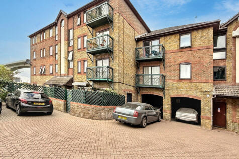 2 Bedroom Flat for Sale