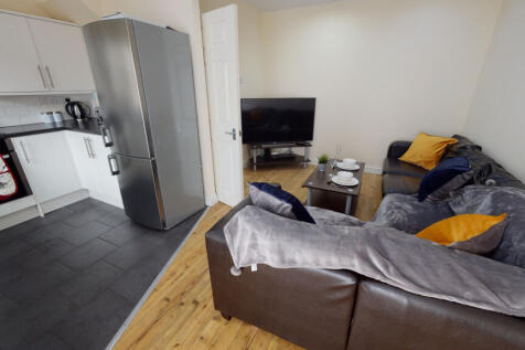 5-bed house on Wellington Road, Liverpool, £3,033/mo