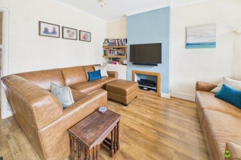 Presented by Clinton at EweMove Bexleyheath and Da
