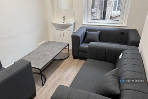 Furnished Communal Lounge 