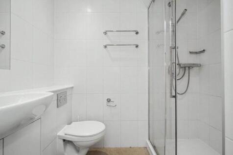Cardinal Court - Shower Room
