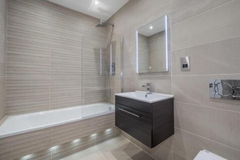 Berkeley House how Home Family Bathroom.jpg