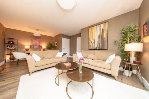 Living Room/ Dining Room