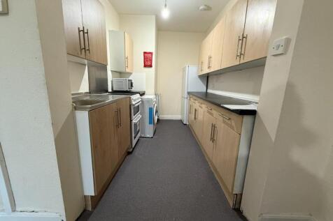 Flat 2, 173-175 London Road, Sheffield photo 3