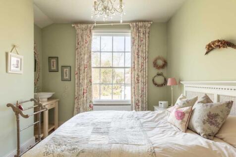 5 bed, 2 bath Detached in Manchester - Photo 19