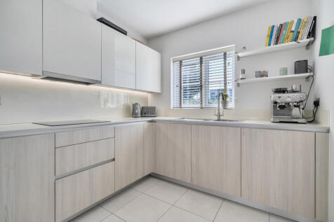 1343094-3-68a89db...