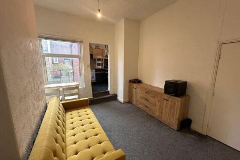 39 High Street, Worsbrough photo 5