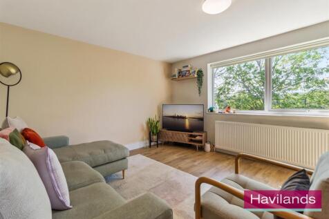 Gallus Close-1.jpg