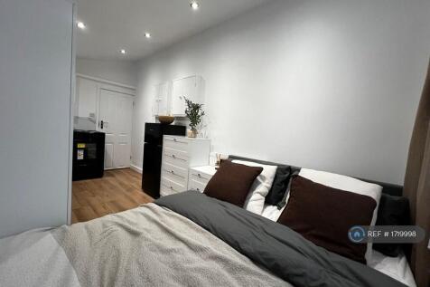 Harwood Avenue, Hornchurch, RM11 photo 3