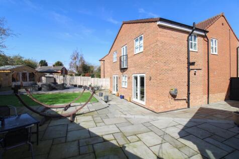 REAR PATIO &amp; GARDEN