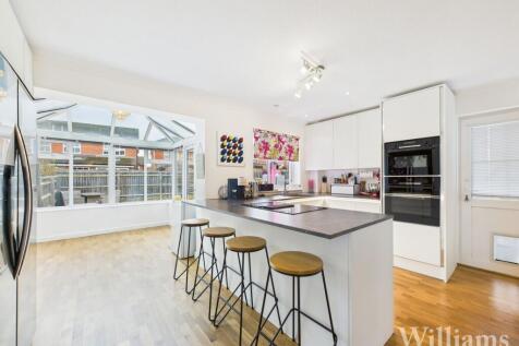 Kitchen/ Breakfast Room