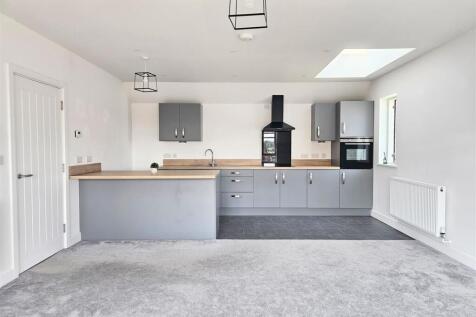 Apt 4 Moss Court Kitchen.jpg