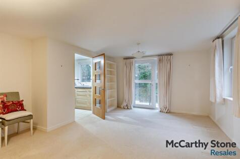 Living Room:
