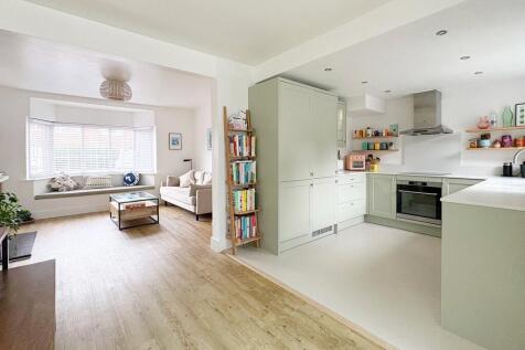 Kitchen Dining Area