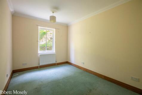 38 Bedroom 2.jpg