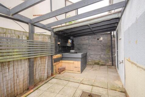 Side garden-bar.jpg