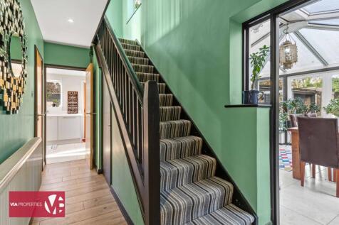 50 Briscoe Road Hoddesdon EN11 9DG via properties estate letting