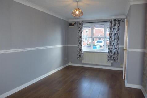 48 Mear Drive lounge.JPG