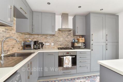 Littlehampton, BN17 - property photo