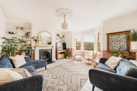 Living Room.jpg