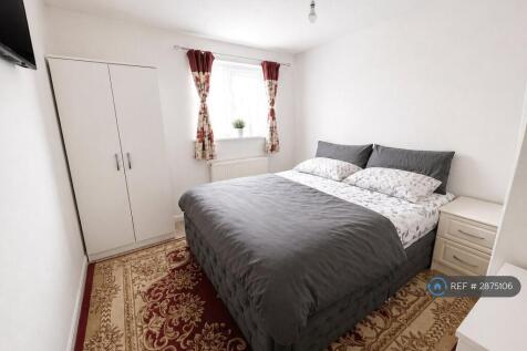 Burket Close, Southall, UB2 photo 5