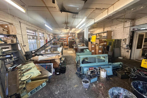 Versatile 1,800 Sq Ft Commercial Unit ¿ Ideal S