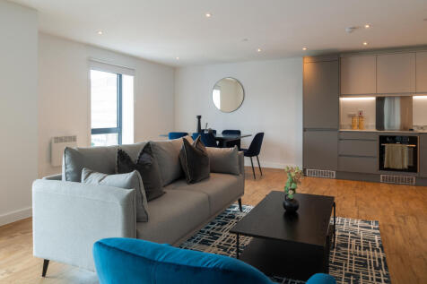 2 bed flat to rent Cabot Cl, London CR0