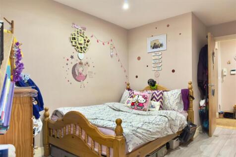 10 Skyline Mews (2).jpeg