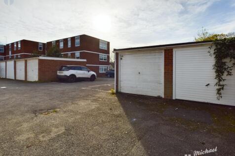 CAM03852G0-PR0142-STILL002