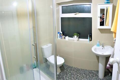 Edgeworth Drive, Manchester photo 4