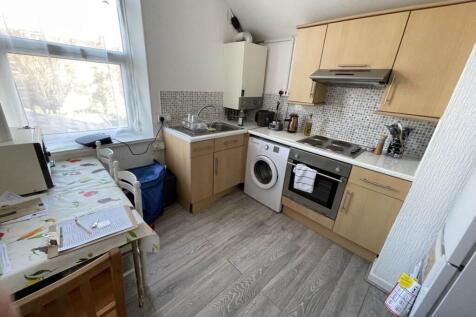 Lisvane Street, Cathays, Cardiff photo 4