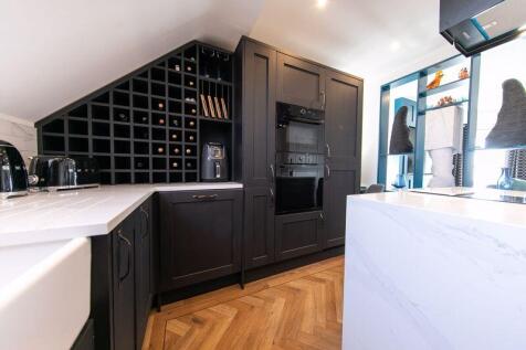 Bespoke fitted kitchen