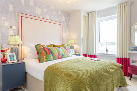 En suite main bedroom in the Maidstone 3 bedroom home