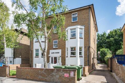 London, SE15 - property photo