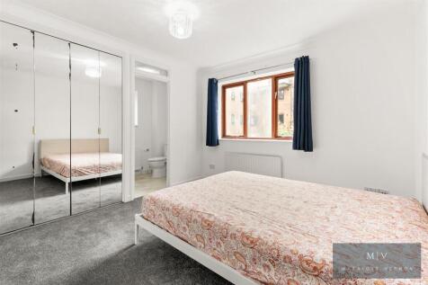 Campion Close 38 MV-10.jpg