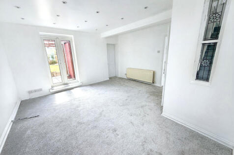 Cook Crescent, Murton, Seaham, Durham, SR7 9QQ photo 4