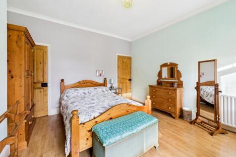 CAM05192G0-PR0144-STILL024