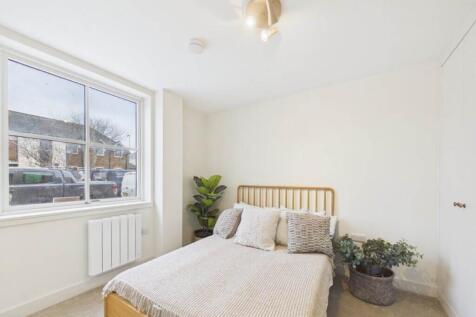 82 High Street, Worthing, West Sussex photo 5