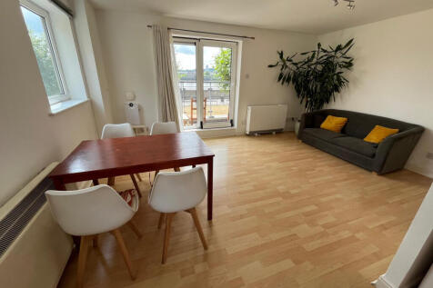 Lowestoft Mews, Docklands, London, E16 photo 4