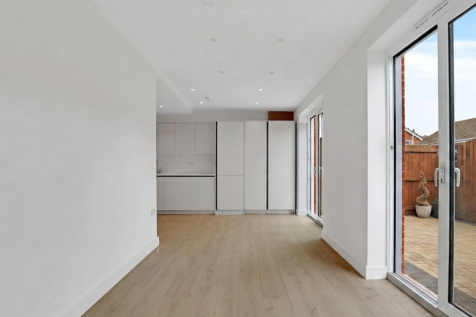 Leather Close, Mitcham, Merton photo 3