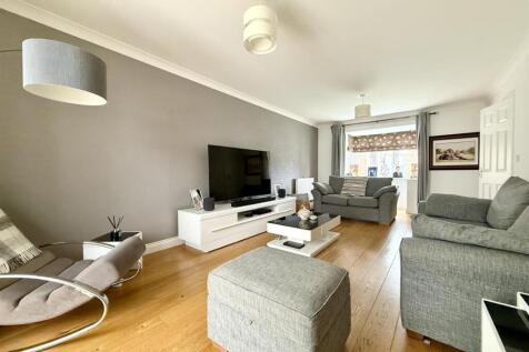 Lounge2.jpg