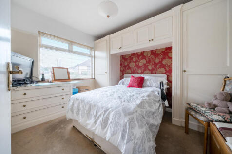 1370448-7-68fa878...