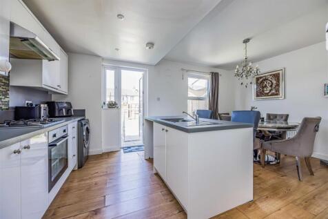 Windsor Road, Gosport-Small-PorticoMarketing-Nexa-