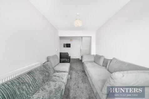 LANGLEY AVENUE (7).jpg