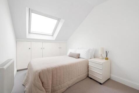 Bedroom 2.JPG